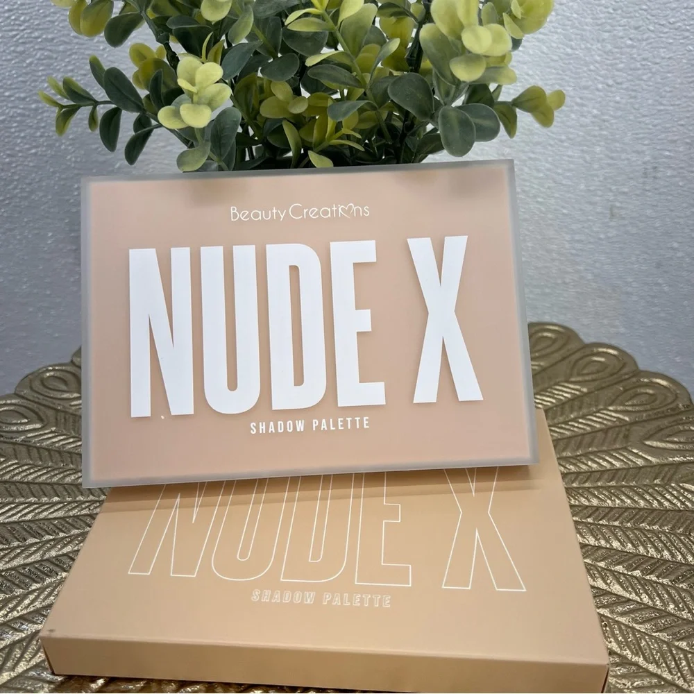 NWB NUDE X SHADOW PALETTE‎